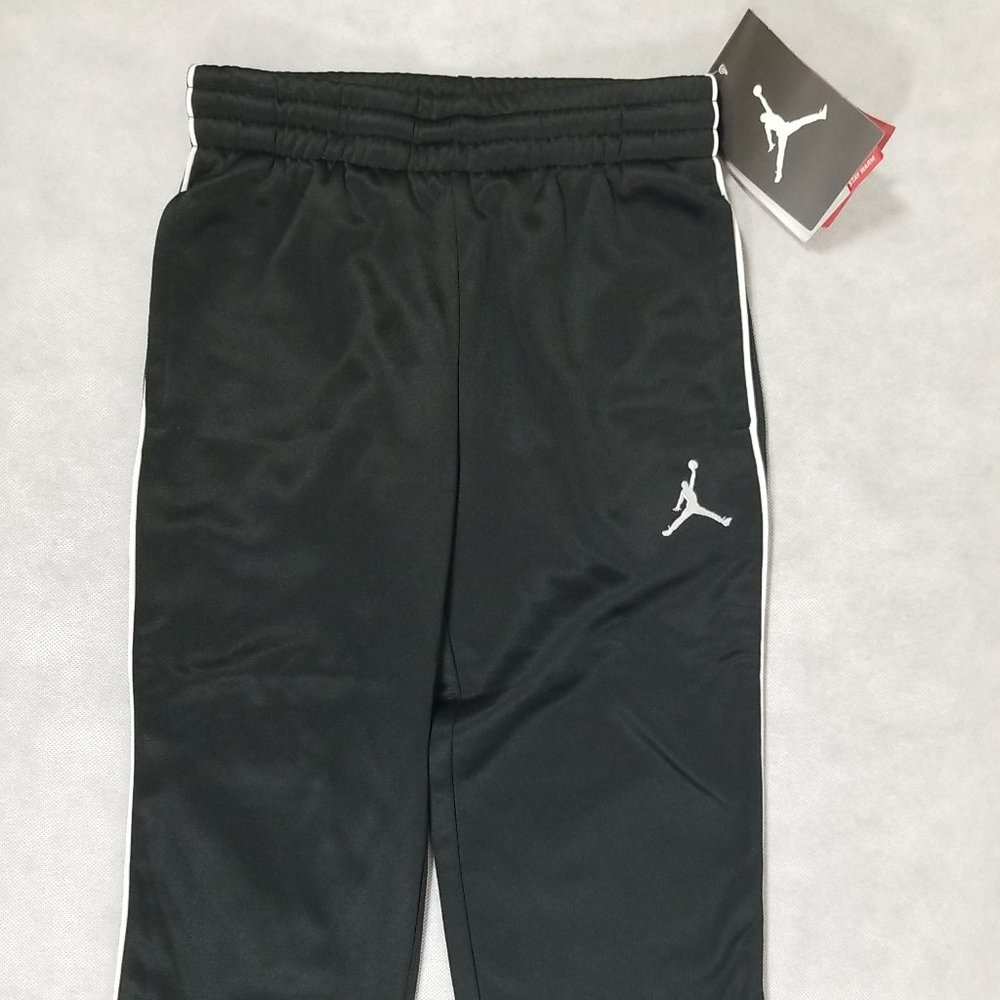 Nike Boys Size 4 Air Jordan Therma-Fit Athletic Pant Sweatpants Black NWT
